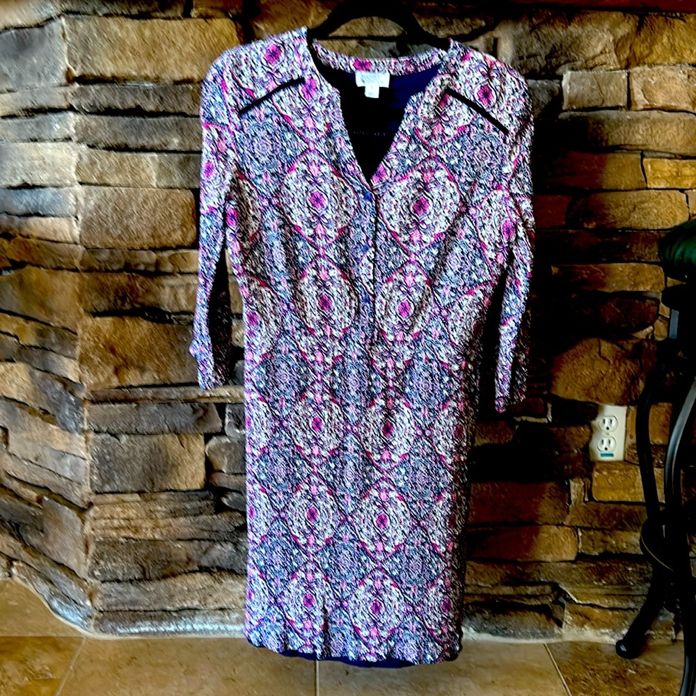 Market & Spruce lined rayon shift dress. 3/4 sleeve. Navy and pink floral Size M